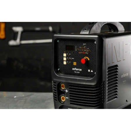 фото аргонодуговой сварочный инвертор inforce tig-200